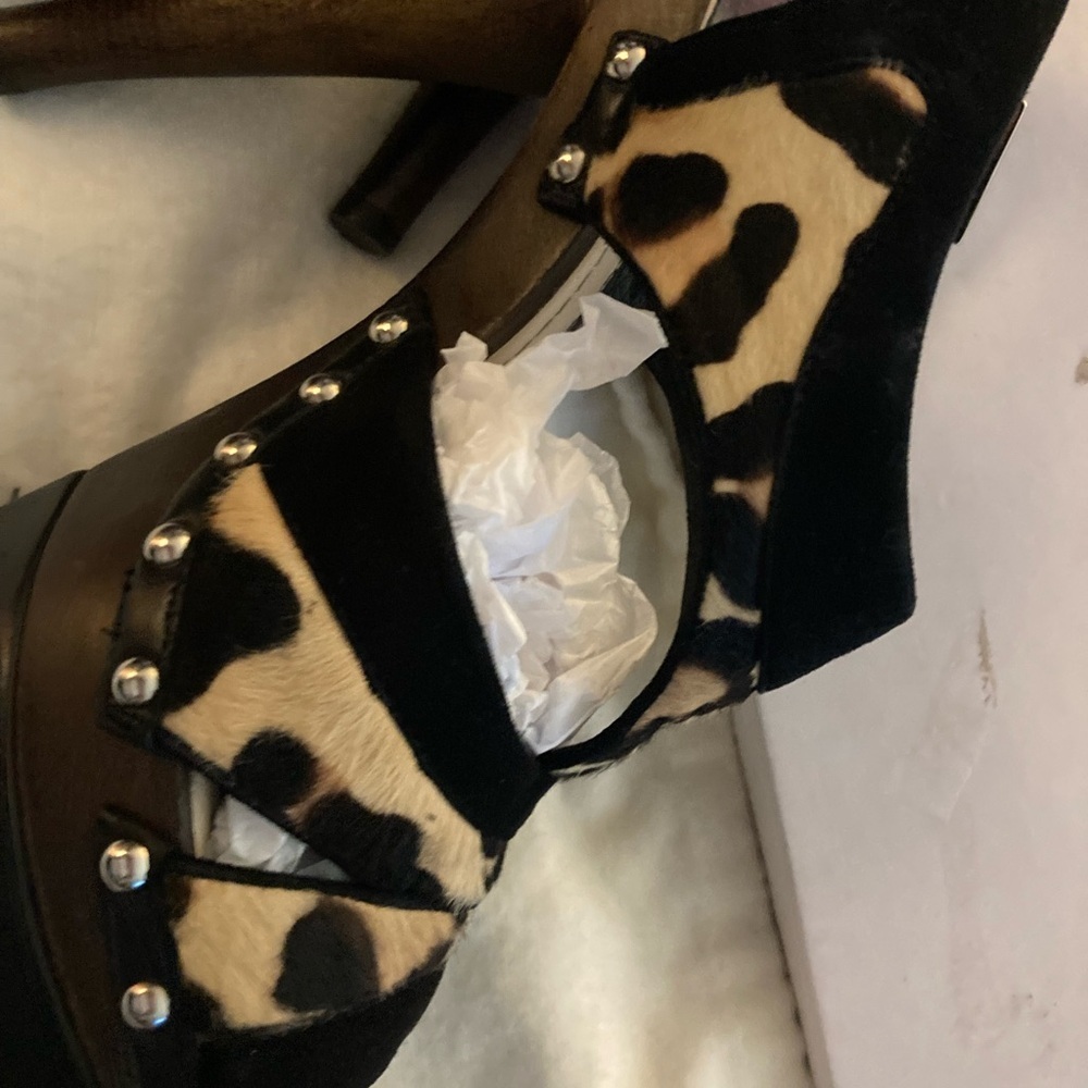 LUXURY Dior Black and Tan Heels Sz 39 with box and dust bag Dior Fire Heels - Picture 5 of 8